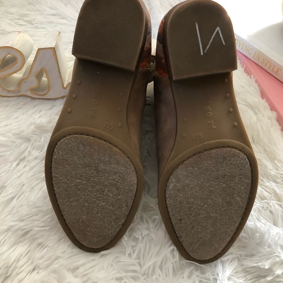 Indigo women booties size 6 tan color - Picture 8 of 8